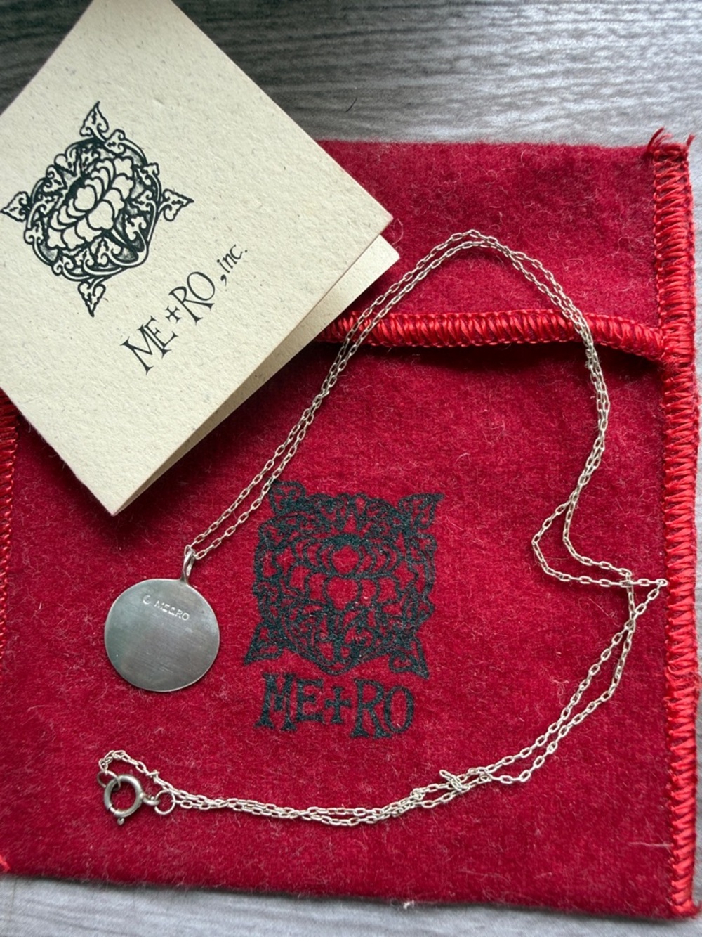 Vintage 1997 Me&Ro Sterling Silver Necklace w/original red pouch and card - Picture 3 of 7